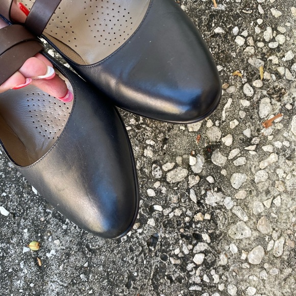 ANYI LU handmade black heels - Picture 16 of 16